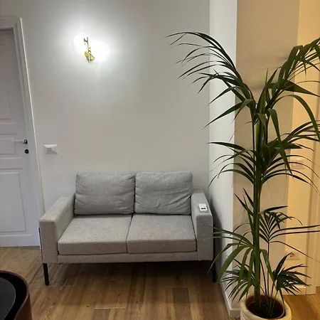 Modern One-bedroom With Terrace - Naviglio Martesana