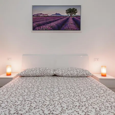 Апартаменты Stayeasy Station - Cozy 3 Bedrooms 3 Baths