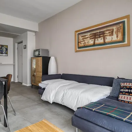 Large Milan's Navigli - 5 Gu... * Милан