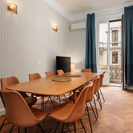 Lägenhet Classbnb - Luxurious And Spacious 5-bedroom And 5-bath Apartment, Just 3 Minutes From Station Metro, M2 M3 Yellow Lines Milano