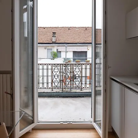 Lägenhet Luminoso Trilocale Con Ampio Terrazzo - Mirable Pm