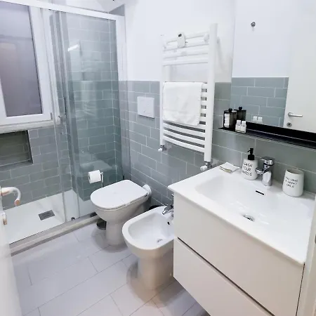 Elegance And Comfort In The Heart Of Moscova Apartament Mediolan
