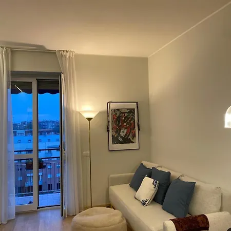 Apartment Two-room On A Quiet Street 15 Minutes From The Duomo Milan