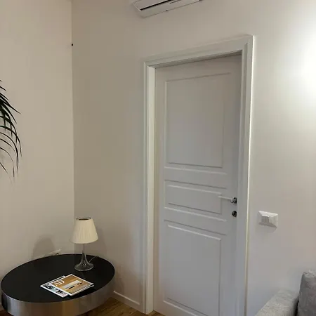 Modern One-bedroom With Terrace - Naviglio Martesana Milano