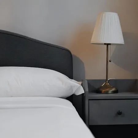 Apartament Hostmate - - Pallanza