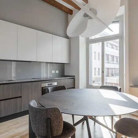 Daire Tricolore - Luxury By Design Club Collection *