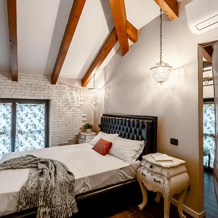 Stayeasy Meucci - 2-level With Garden And Box شقة