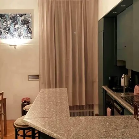 Apartment Stylish In Sempione Milan