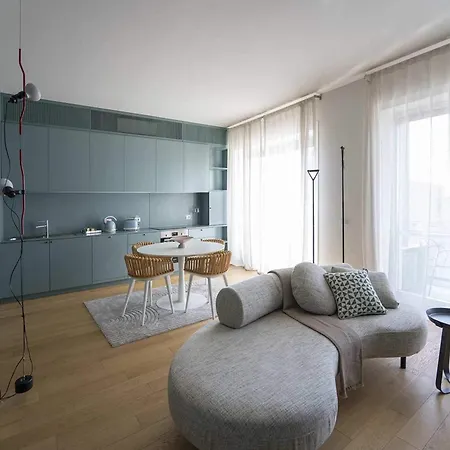 Skyline View In Heart Of Lägenhet Milano