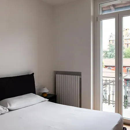 Luminoso Trilocale Con Ampio Terrazzo - Mirable Pm Lägenhet