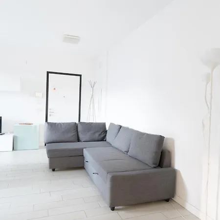 Domusrely - New 3 Bedroom Merlata Next Rho Fiera Milão