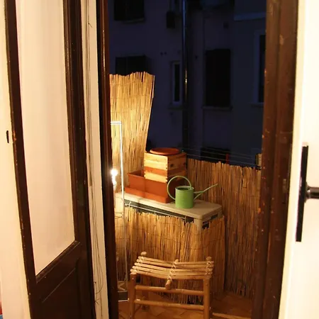 Cozy & Colorful! Metro, Fiber, Elevator Apartment Mailand