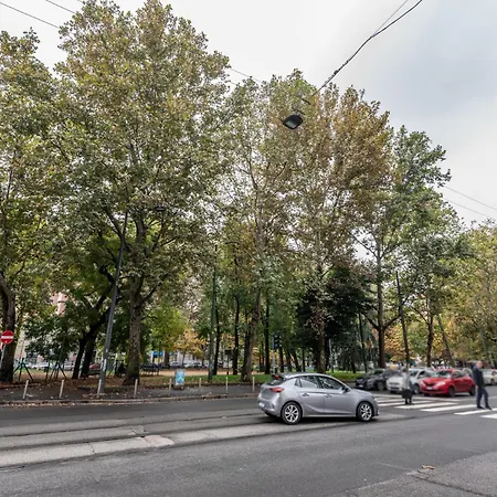 Luxury Via Montenevoso 4 Pax Wi-fi شقة *