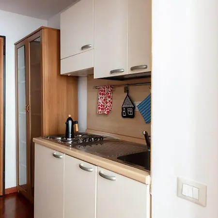 Lejlighed De Homes - Moderno Monolocale In Porta Nuova Vicino La Metro *