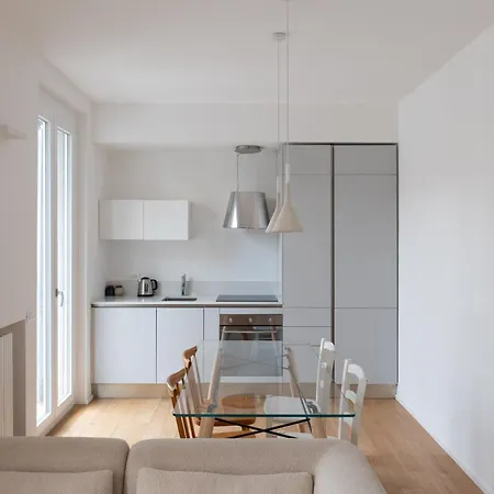 アパート Luminoso Trilocale Con Ampio Terrazzo - Mirable Pm