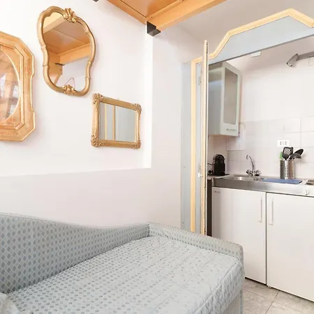 Guesthost - Arco Della Pace *