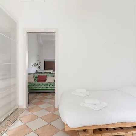 Guesthost - Comfy Nest In South アパート