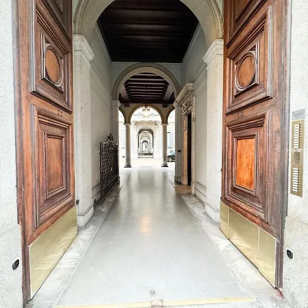 Appartement In Front Of Metro Cadorna La Casa Degli Artisti
