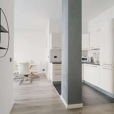 Guesthost - Lorenteggio Charming Flat Apartment Mailand