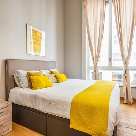 דירה 4 Pax Luxury Duomo San Babila מילאנו