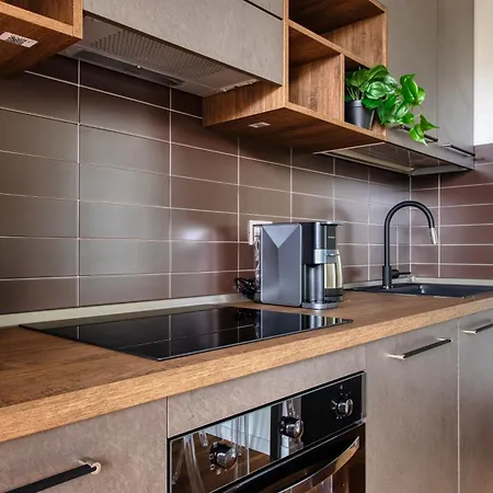 Giaxtower Gym & Pool Romantic Pool View