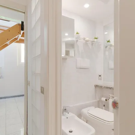 Guesthost - Arco Della Pace *