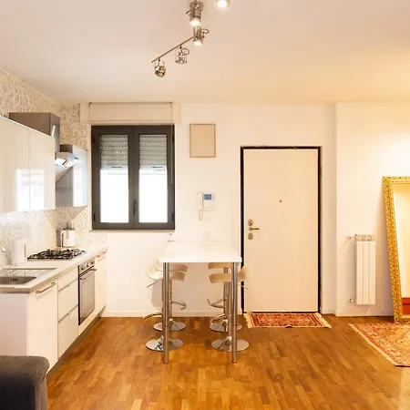 Ampio E Accogliente Bilocale In Zona Bicocca * Milán