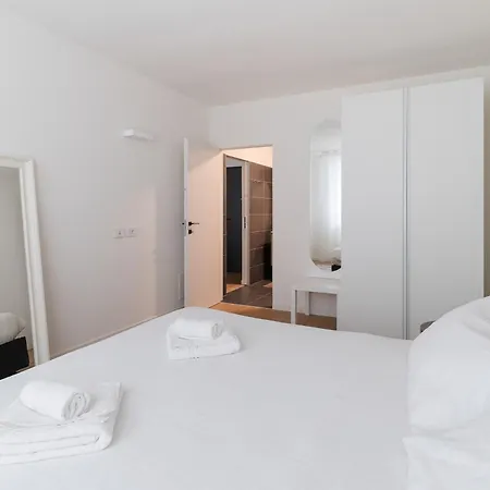 Apartment Guesthost - Modern Near Porta Venezia