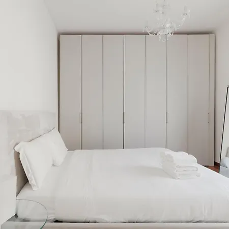 Guesthost - Lorenteggio Charming Flat Apartment