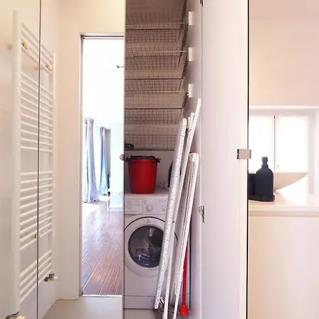 Contempora - Attic With Terrace In The Heart Of Porta Romana アパート ミラノ