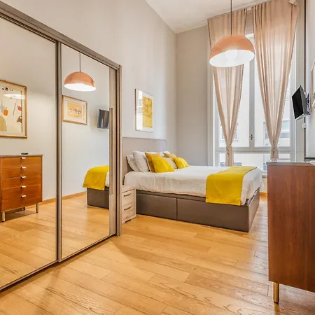 4 Pax Luxury Duomo San Babila Milan