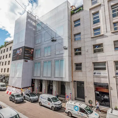 4 Pax Luxury Duomo San Babila דירה מילאנו