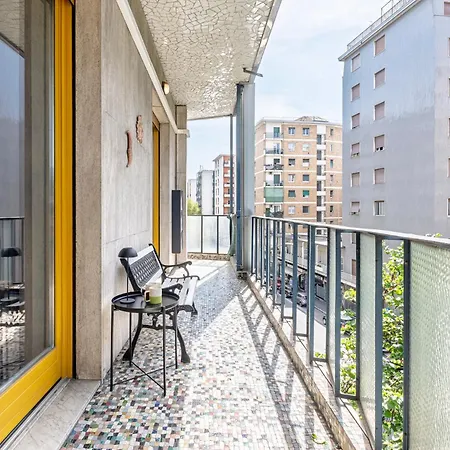 Luminoso Trilocale Vicino Stazione * Milano