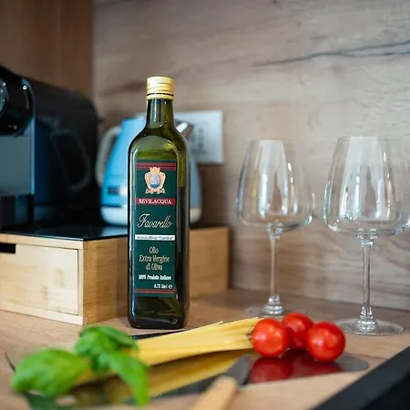 Private Garden & Metro 2 Min - Wooden Wave Flat