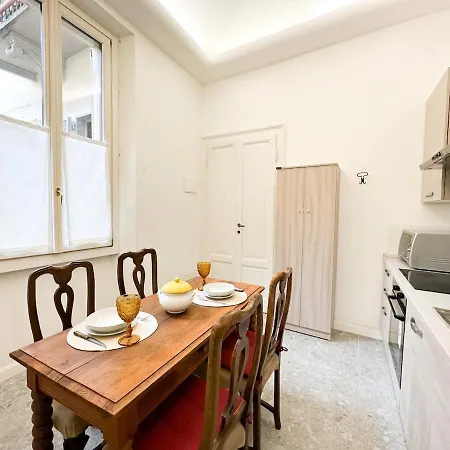 In Front Of Metro Cadorna La Casa Degli Artisti Appartement Milaan