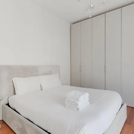 شقة Guesthost - Lorenteggio Charming Flat ميلان