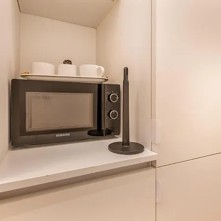 1 From Metro-new Luxury Studio-pta Venezia 7