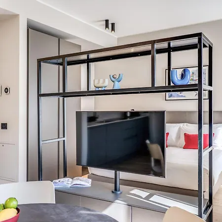 Seety Porta Romana Corte Appartement *