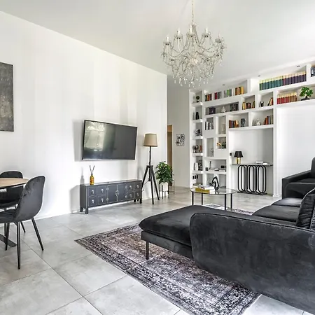 Luminoso Trilocale Vicino Stazione Lejlighed