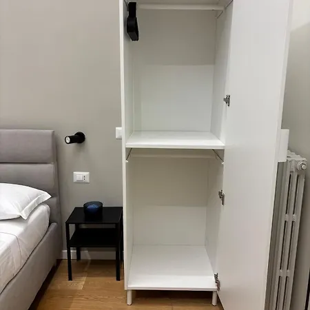 Apartment Charme Milanese, Sansiro, Citylife, Tram To The Duomo Mailand