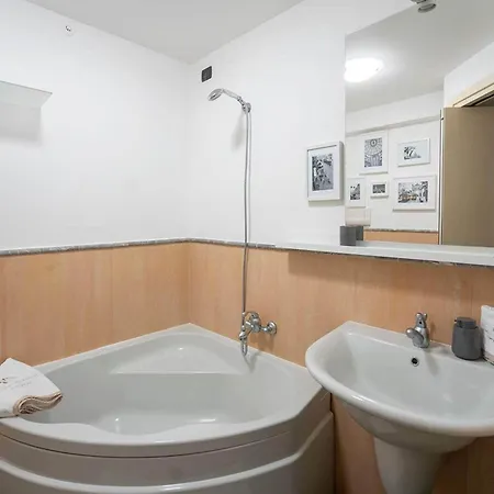 Chic In Cental * ميلان