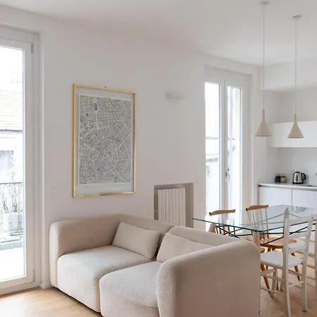 Luminoso Trilocale Con Ampio Terrazzo - Mirable Pm * ミラノ