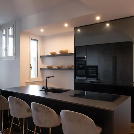 Lusso, Stile E Un Meraviglioso Terrazzo Nel Cuore Di *