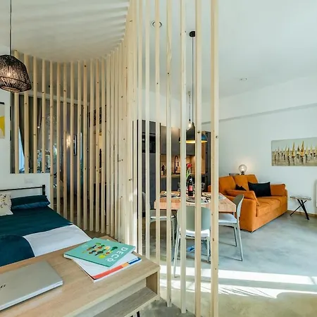 Private Garden & Metro 2 Min - Wooden Wave Flat Lägenhet Milano