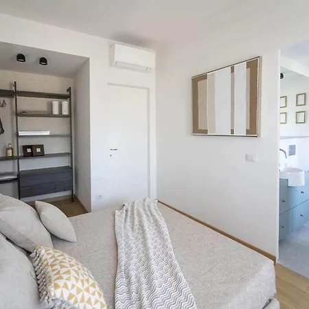 Skyline View & Design Porta Nuova Апартаменты *