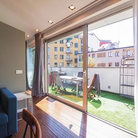 Contempora - Attic With Terrace In The Heart Of Porta Romana アパート ミラノ