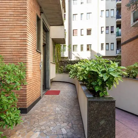 Stayeasy Crocetta - Duomo Walking, 2 Bedrooms 2 Baths Appartamento Milano
