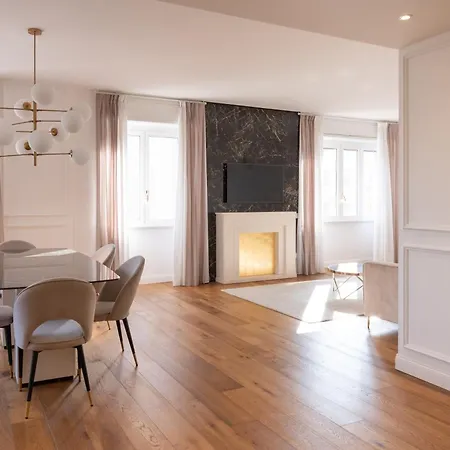 Lusso, Stile E Un Meraviglioso Terrazzo Nel Cuore Di *