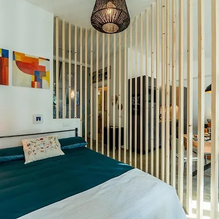 Private Garden & Metro 2 Min - Wooden Wave Flat Lägenhet