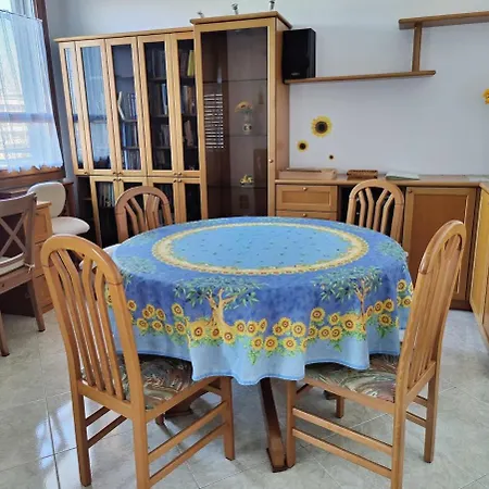 Apartman I Girasoli - Quiet For Center And Fairs With Free Wi-fi